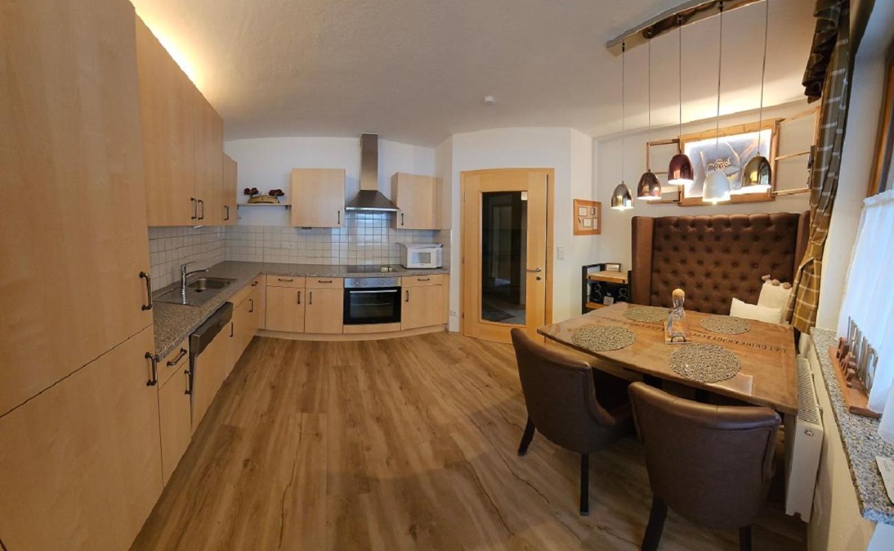 Alpineas Apartment Лойташ Екстериор снимка